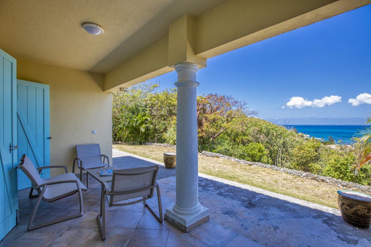 A louer villa 4 chambre Terres Basses Saint Martin_ Salon de jardin - 34